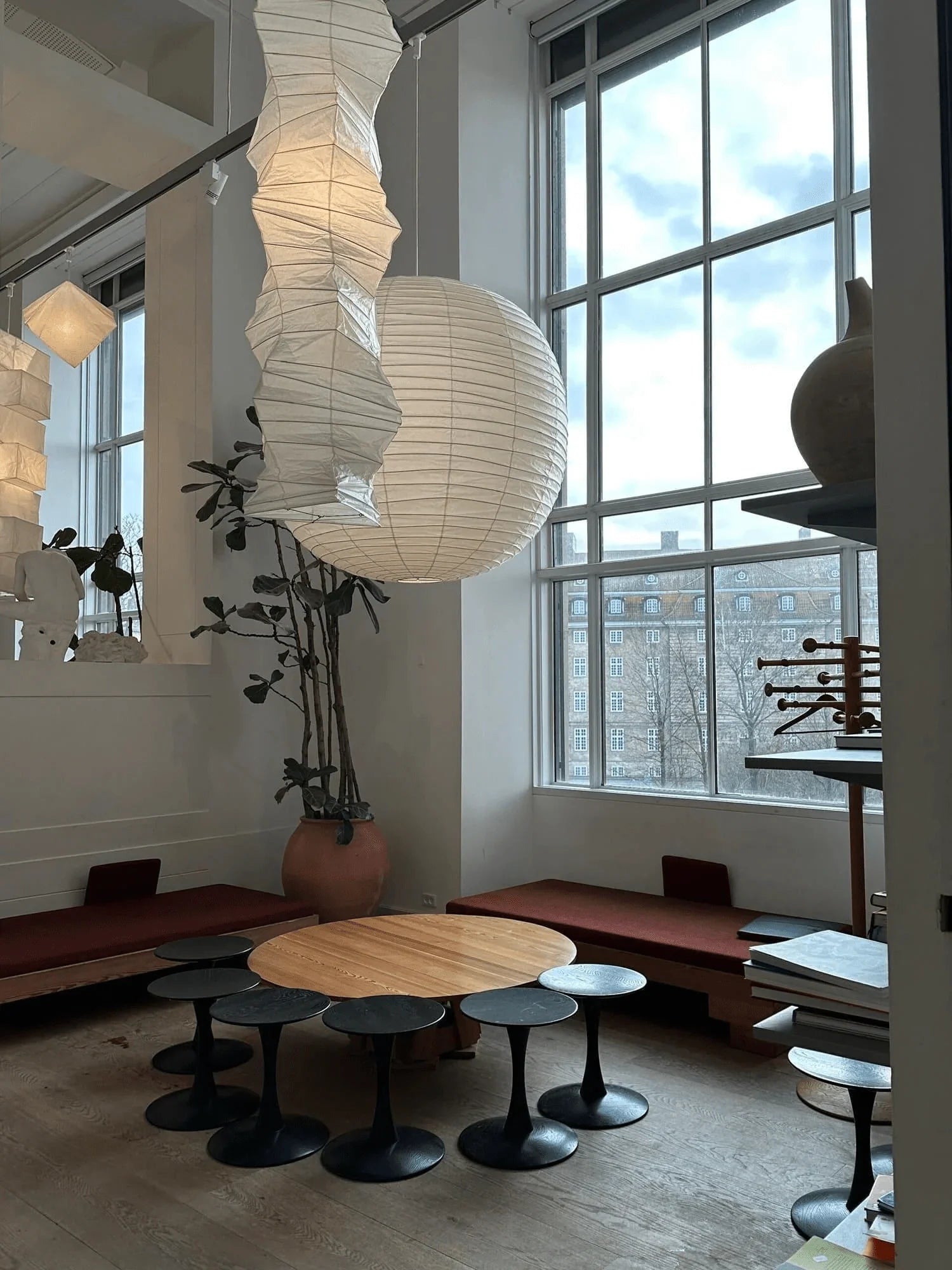 Akari 33N Pendant Light