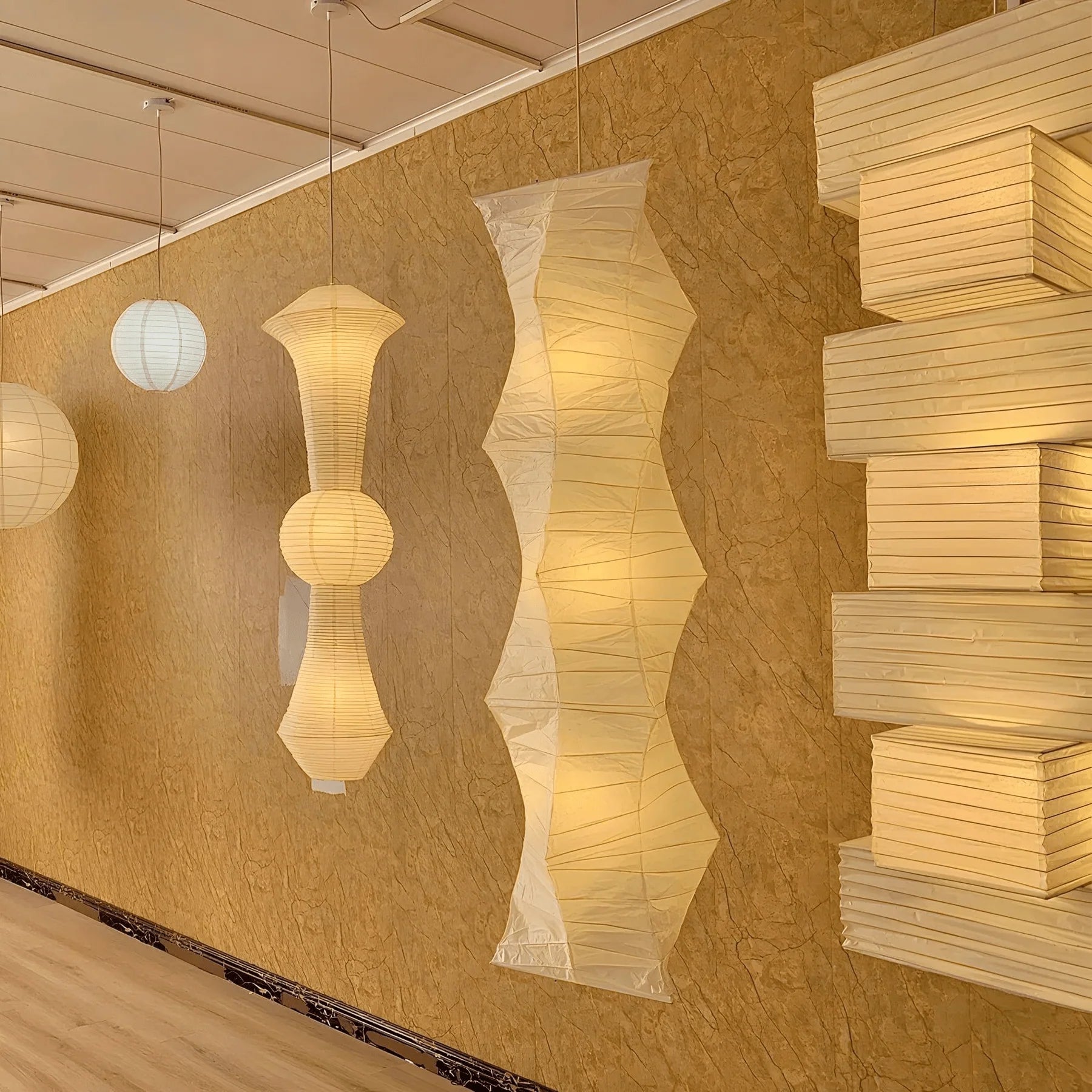 Akari 33N Pendant Light