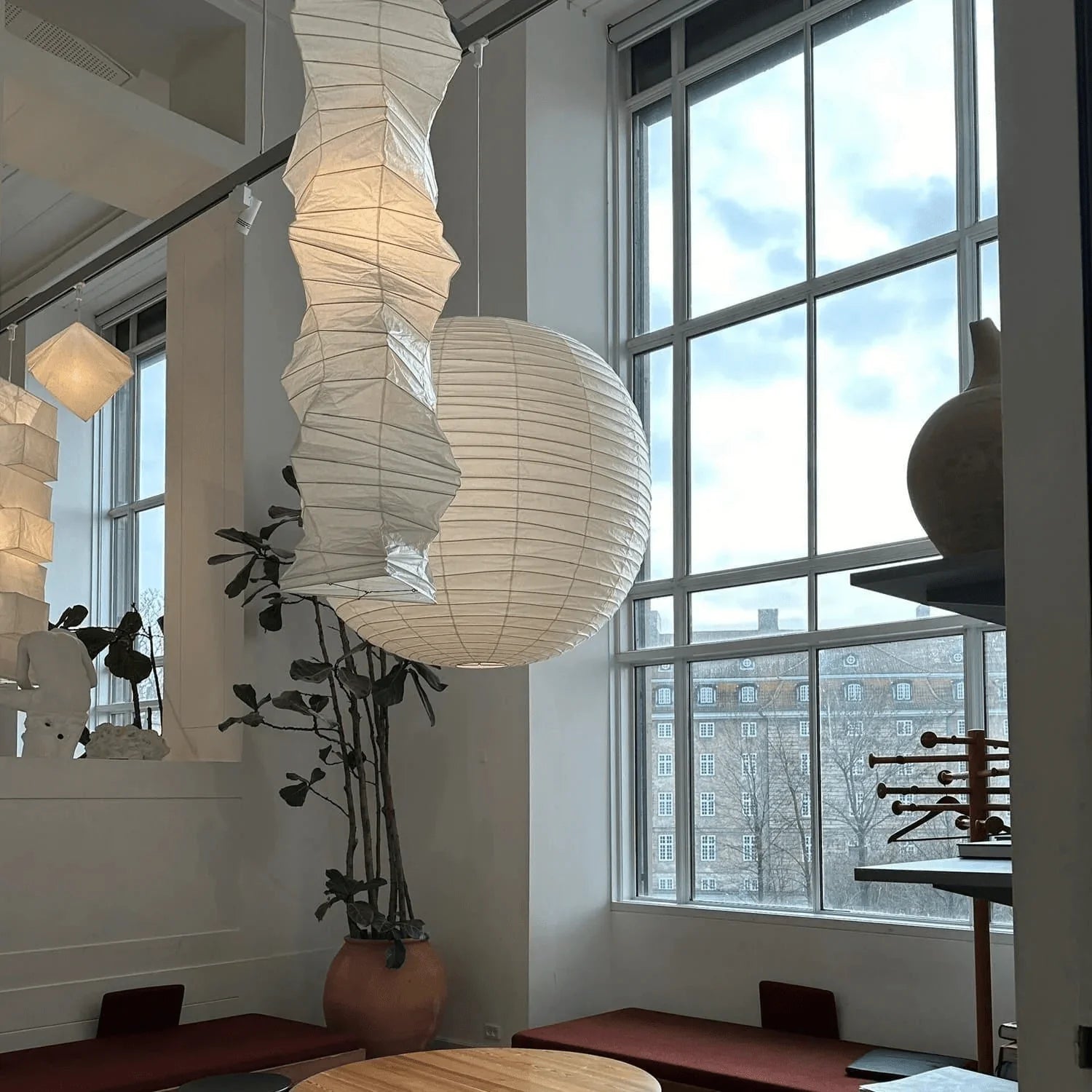 Akari 33N Pendant Light