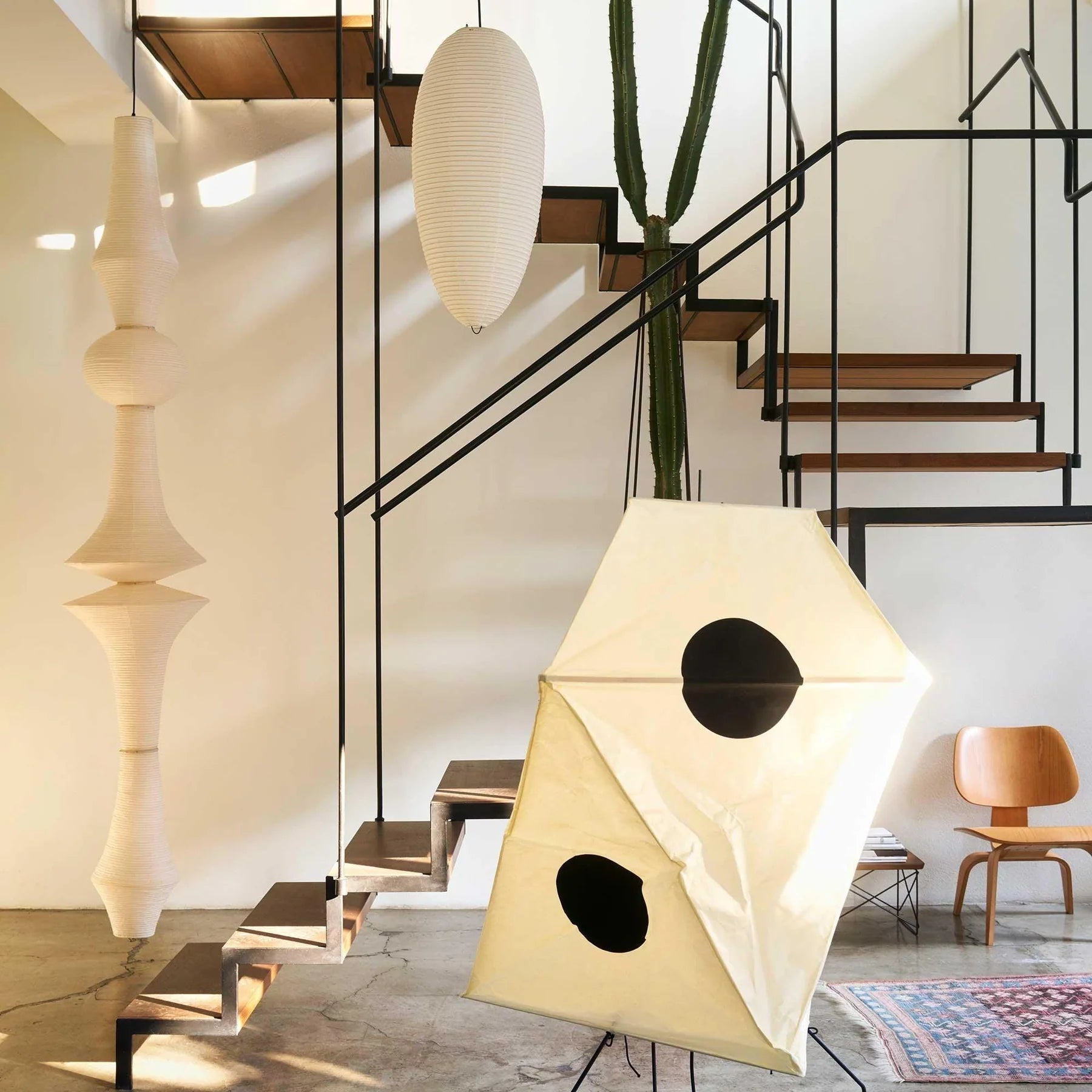 Akari E Pendant Lamp