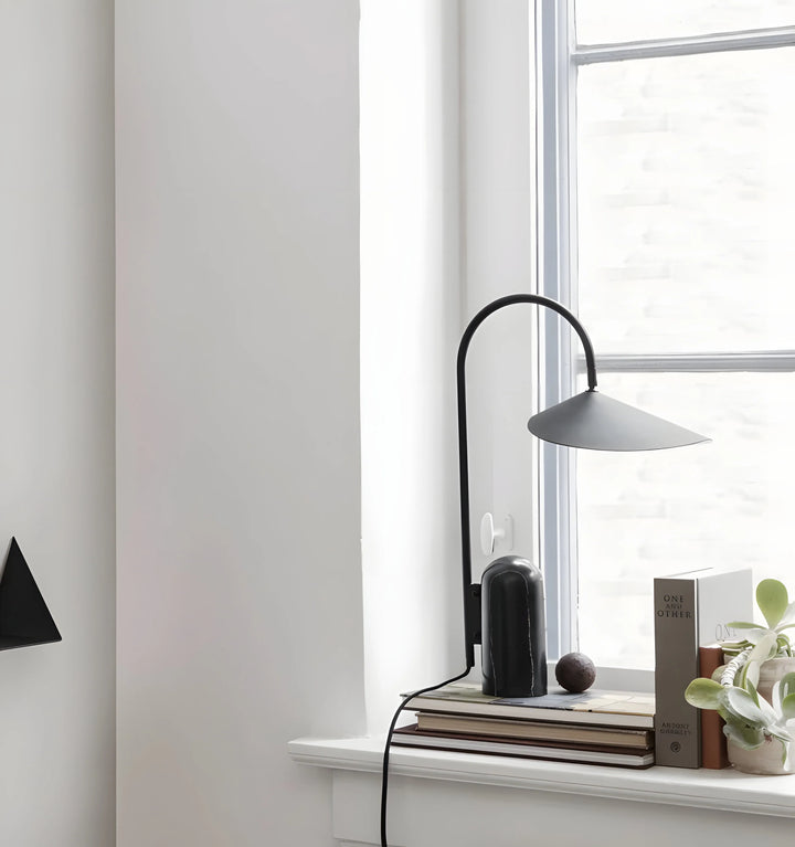 ARUM TABLE LAMP