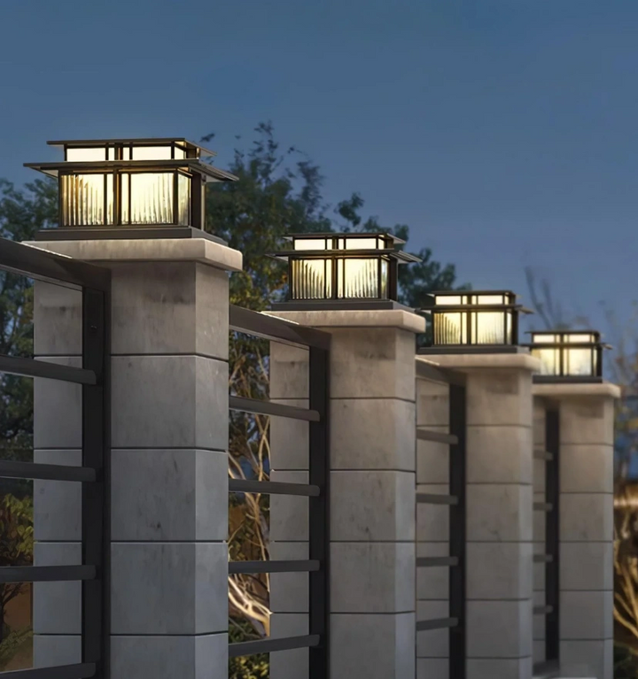 Boilyn Pillar Outdoor Light