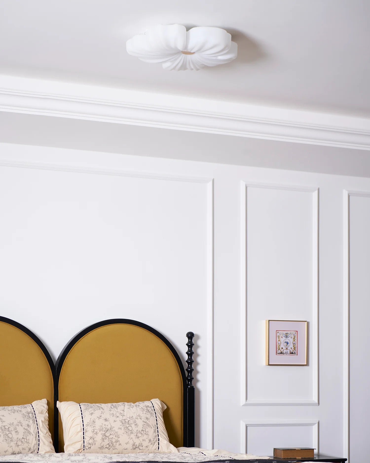 Cream Flower Ceiling Lamp - Yiarolight