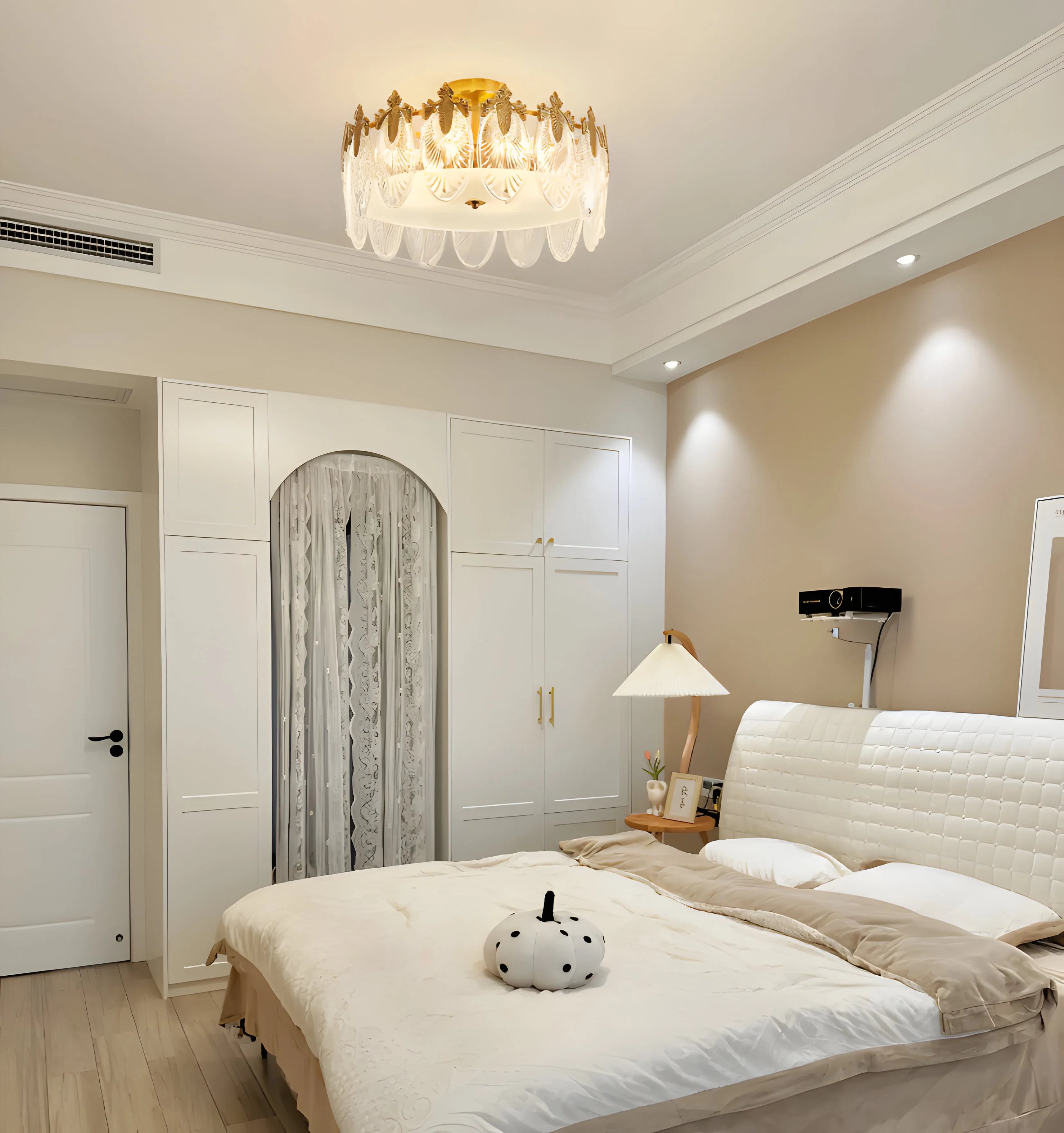 Decorative Pattern Glass Round Chandelier