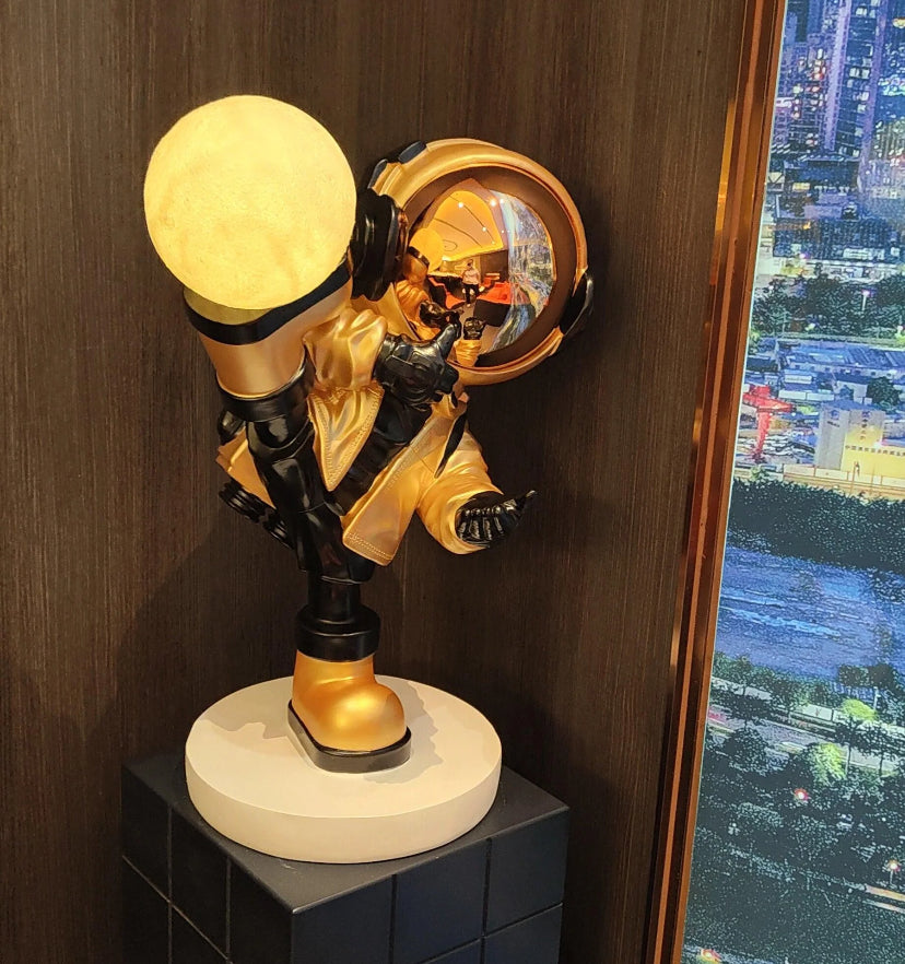 Effort Astronaut Floor Lamp