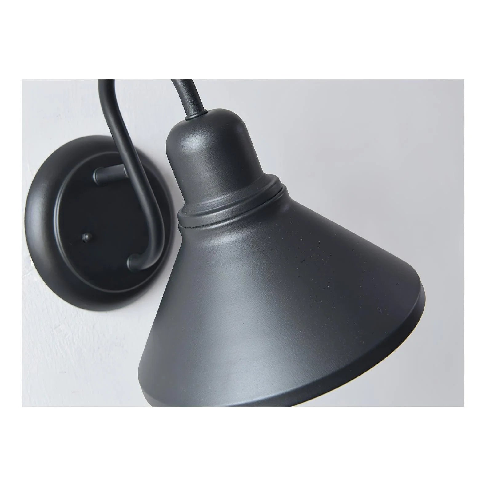 Fable Outdoor Wall Lamp - Yiarolight