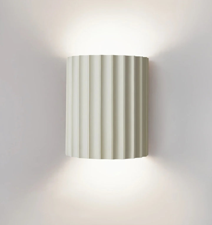 FLUTED RESIN WALL LAMP