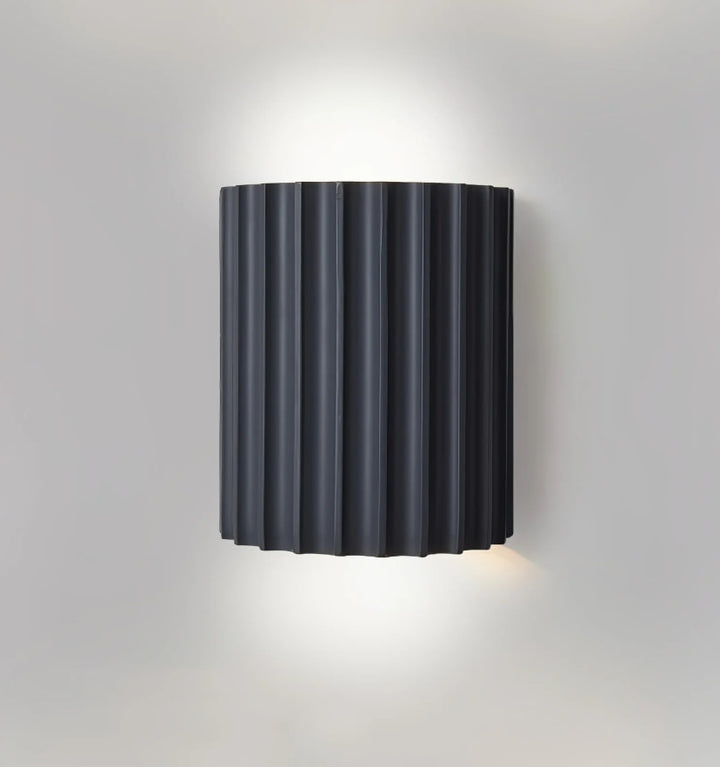 FLUTED RESIN WALL LAMP