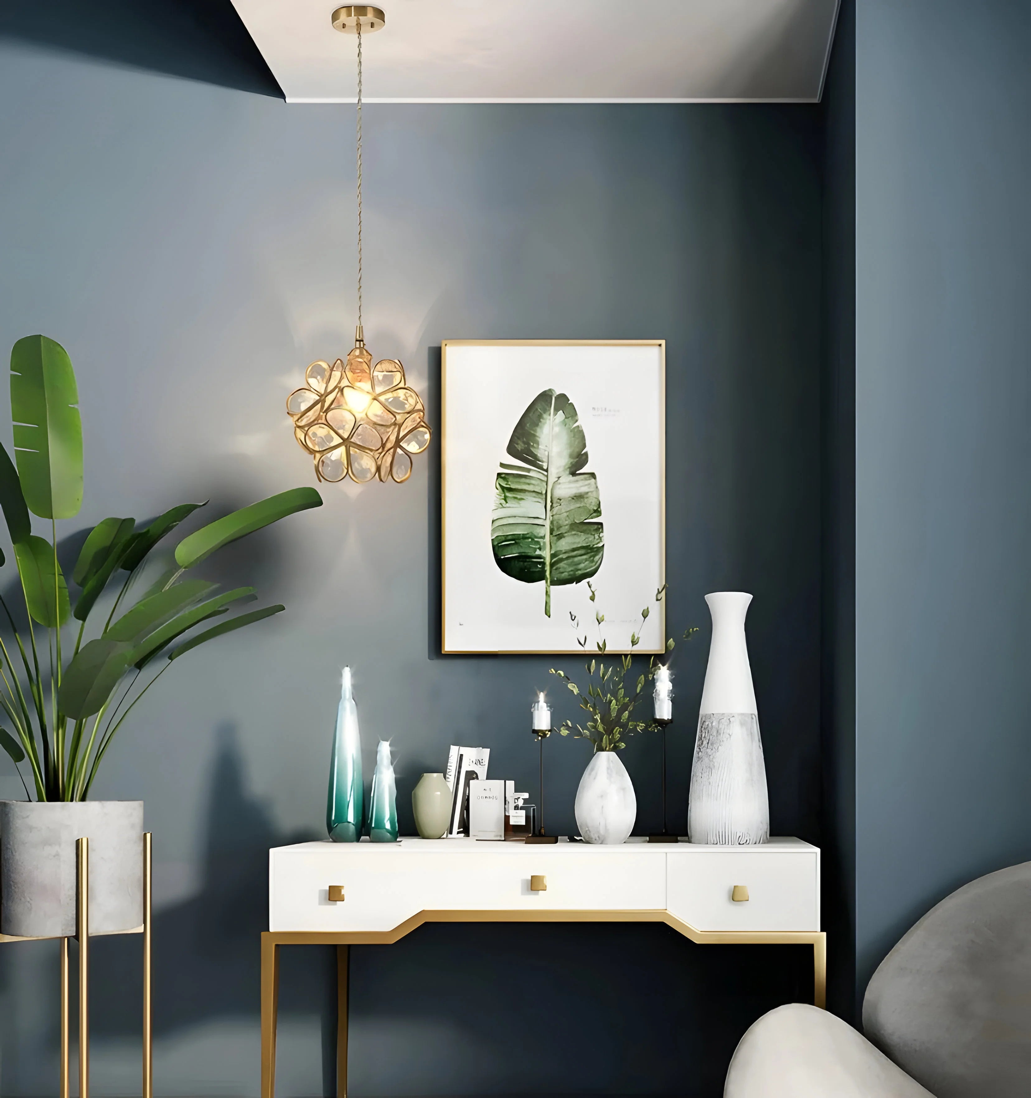 GLASS PETAL PENDANT LIGHT