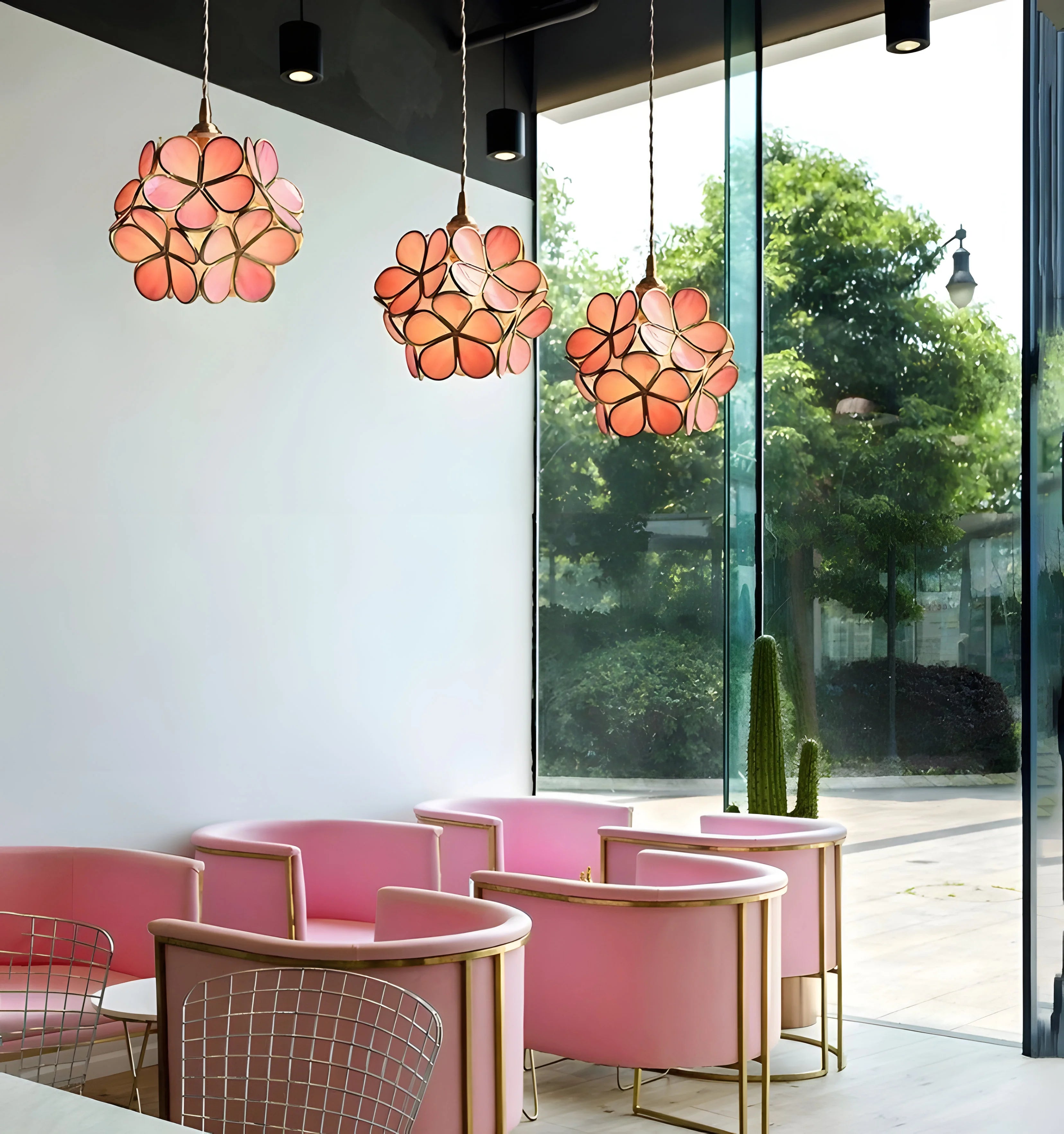 GLASS PETAL PENDANT LIGHT