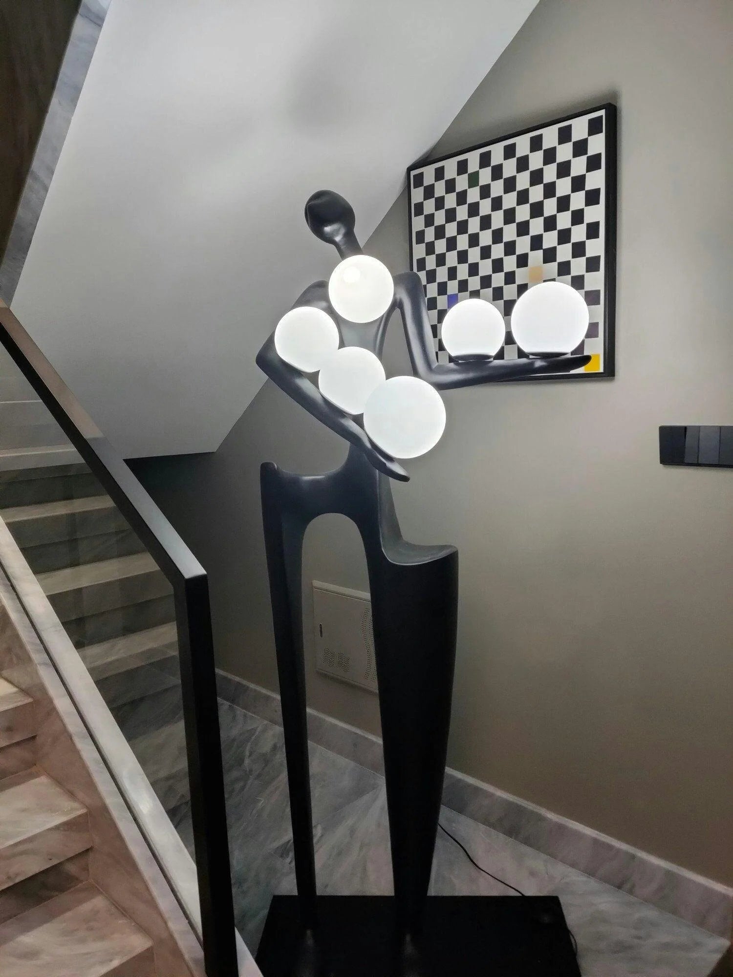 Guardian Sculpture Floor Lamp - Yiarolight