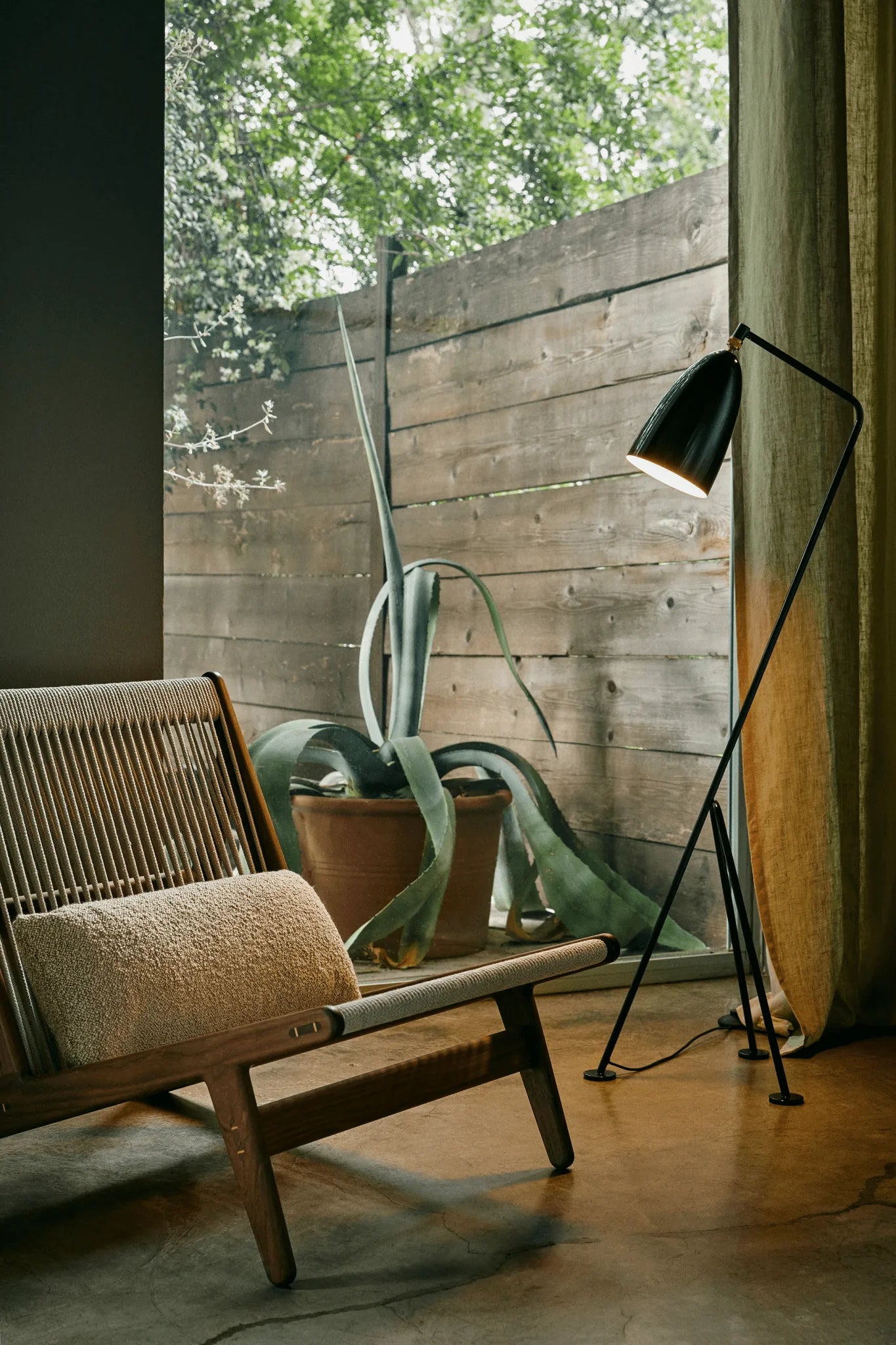 Gubi Grashoppa Floor Lamp