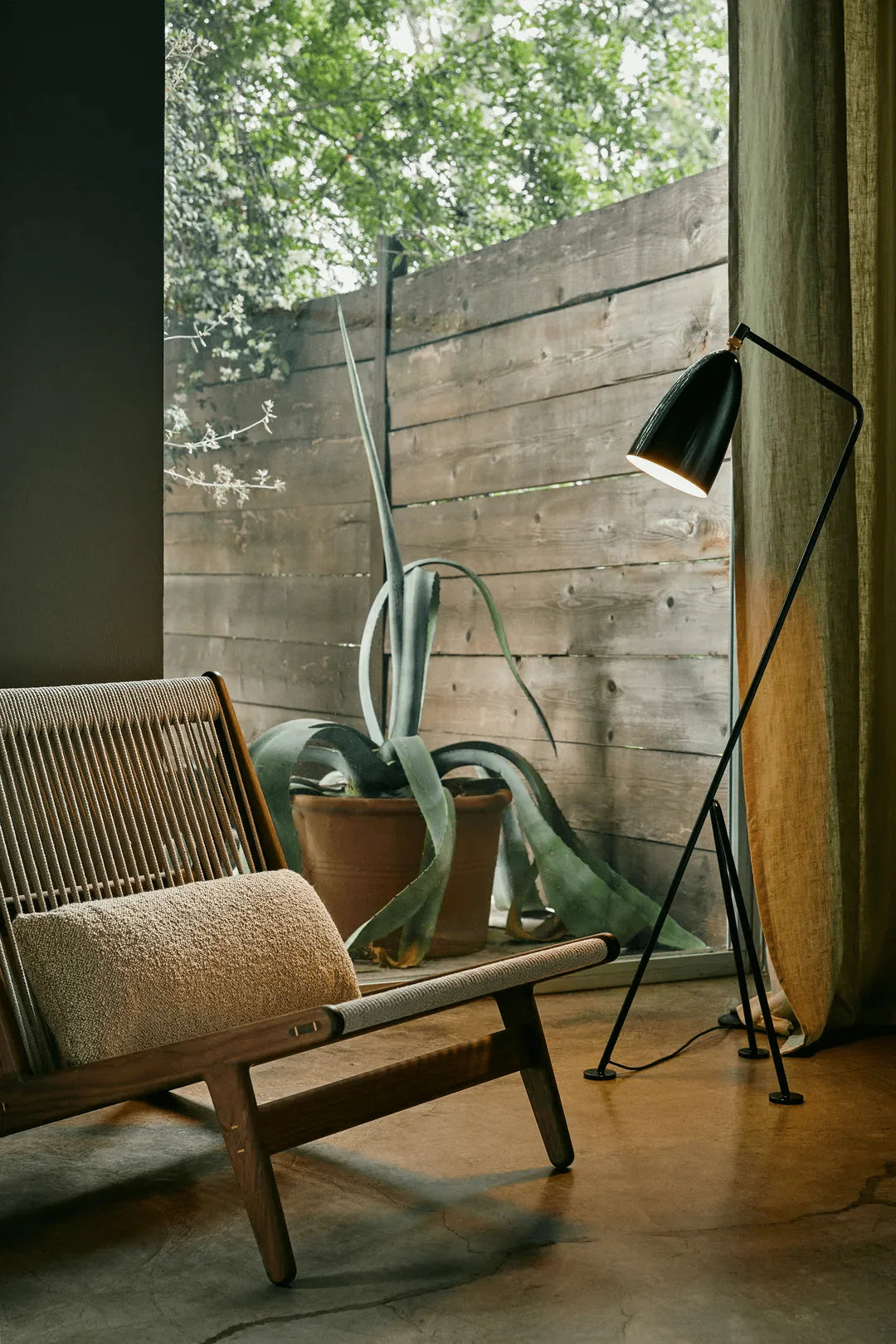 Gubi Grashoppa Floor Lamp
