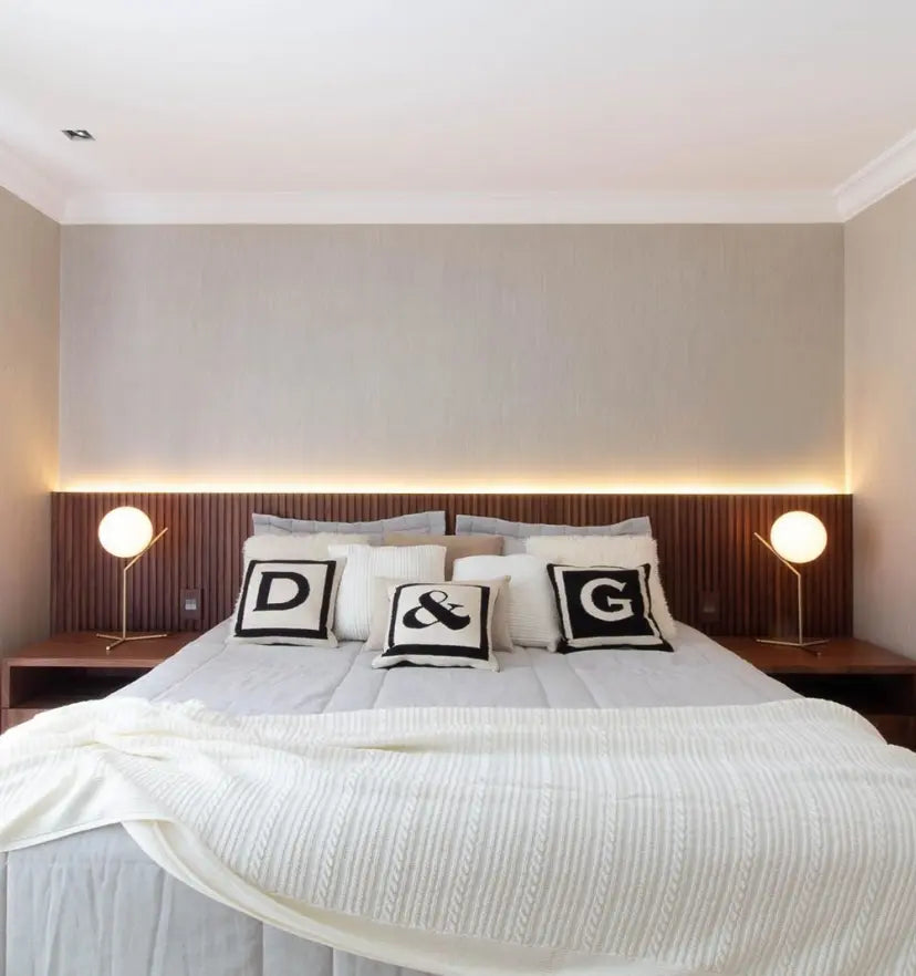 IC Lights Table Lamp