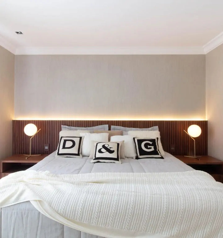 IC Lights Table Lamp