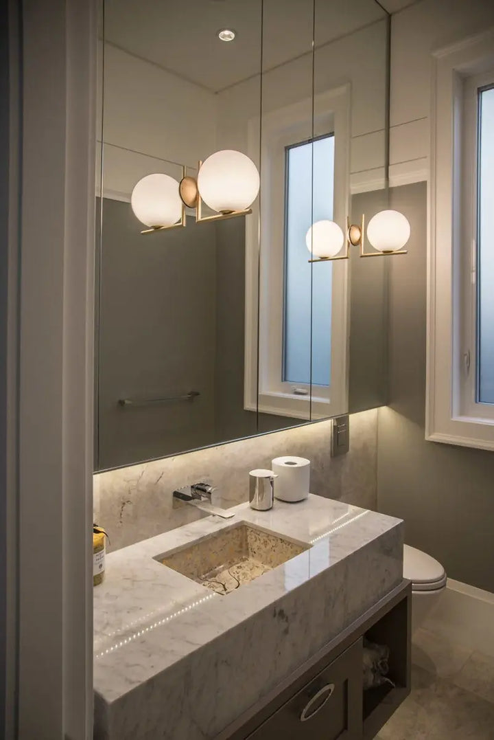 IC Wall Light