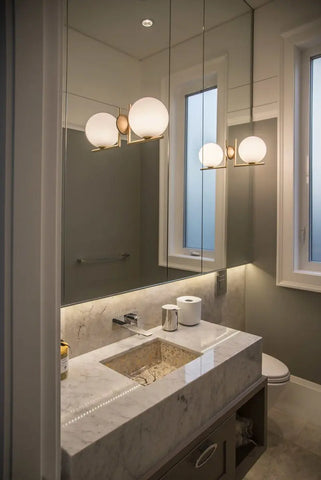 IC Wall Light