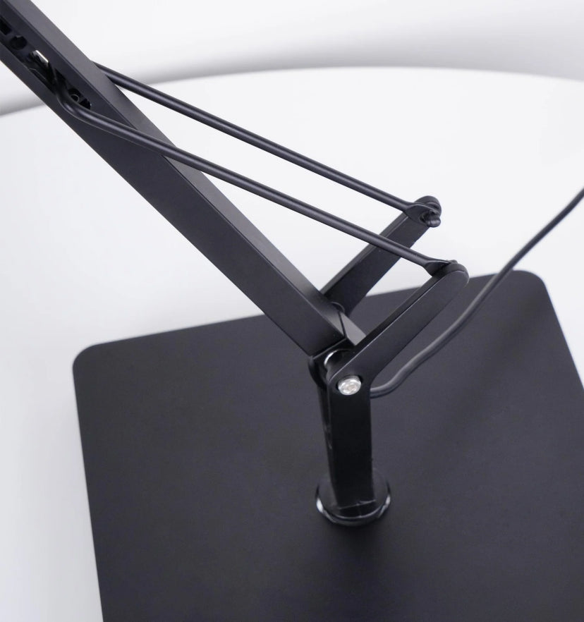 Kelvin Edge Table Lamp