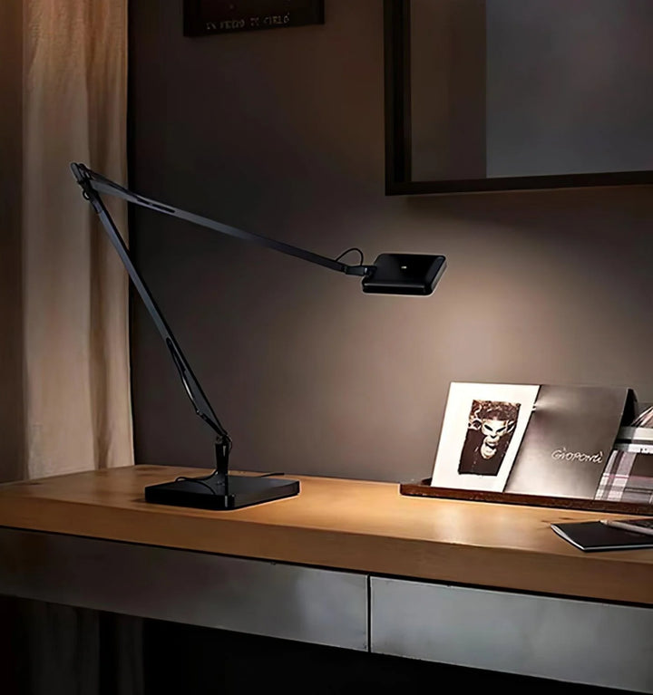 Kelvin Edge Table Lamp