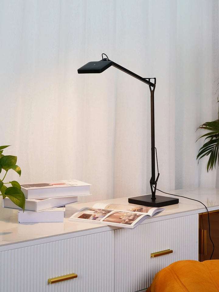 Kelvin Edge Table Lamp