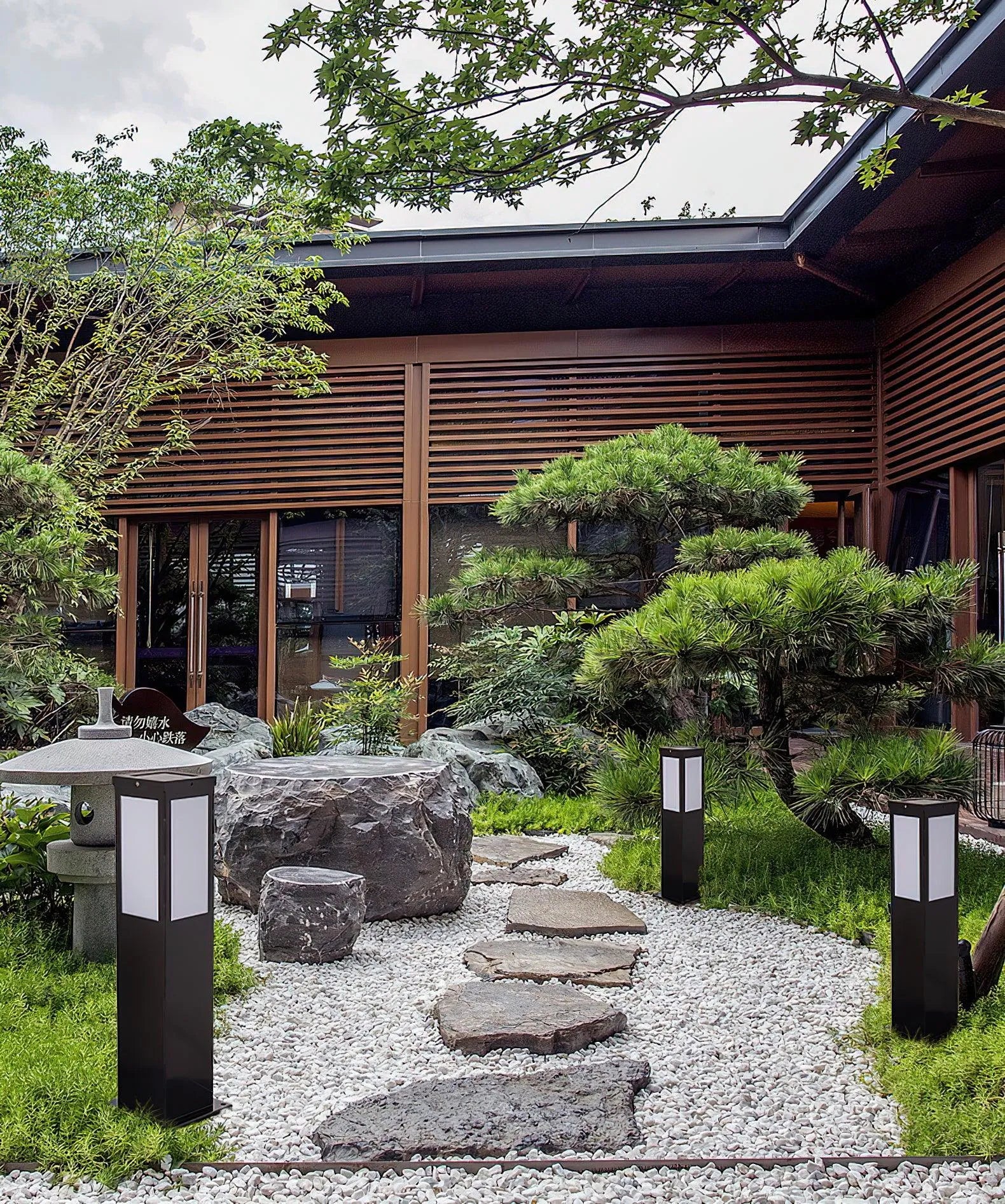 Kuzco Bollard Outdoor Light - Yiarolight