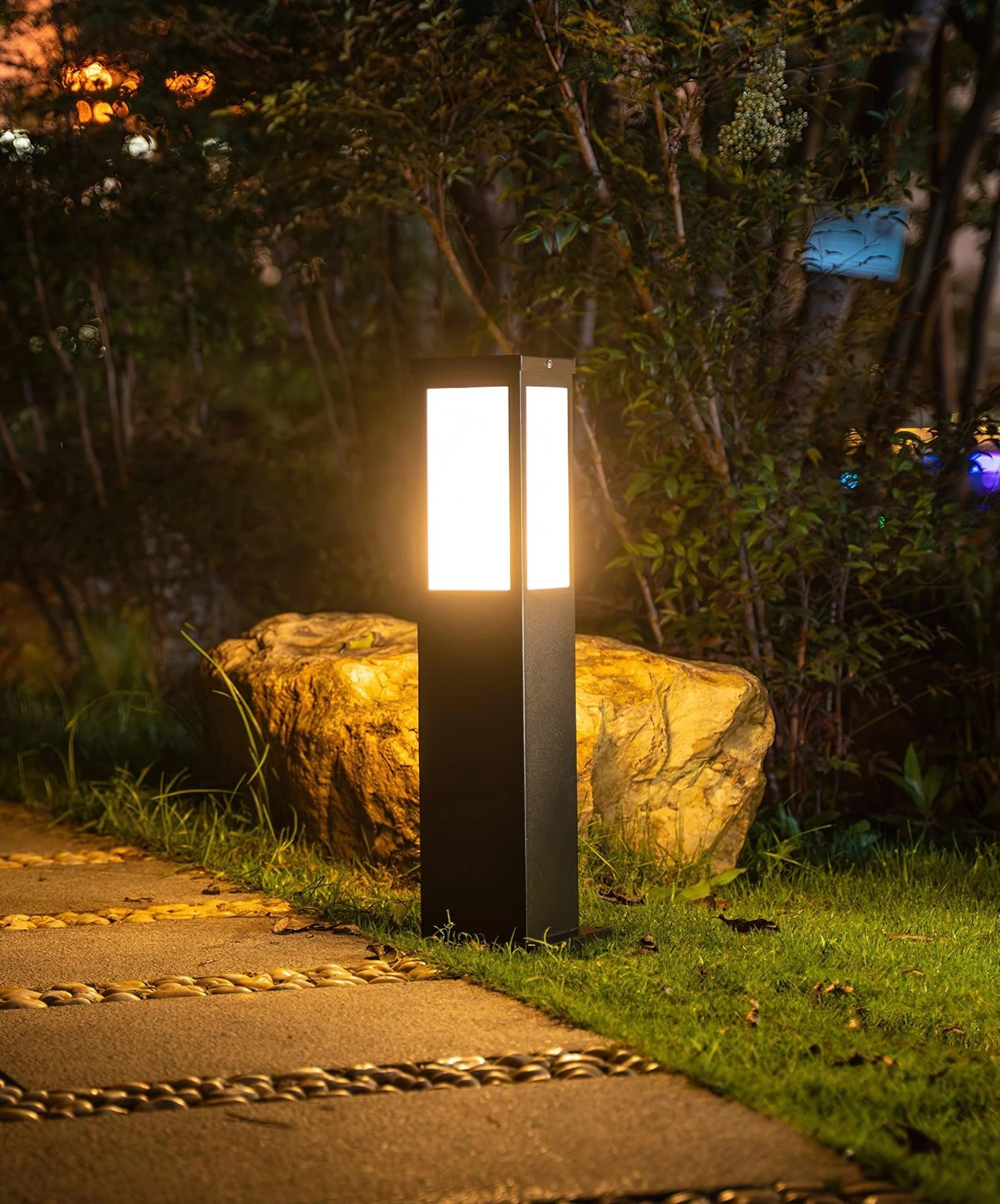 Kuzco Bollard Outdoor Light - Yiarolight