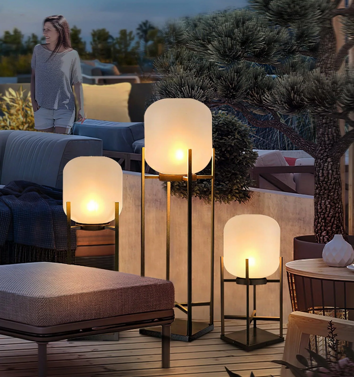 Lantern Outdoor Solar Floor Lamp
