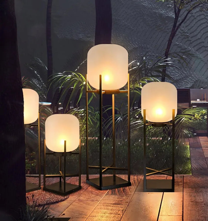 Lantern Outdoor Solar Floor Lamp