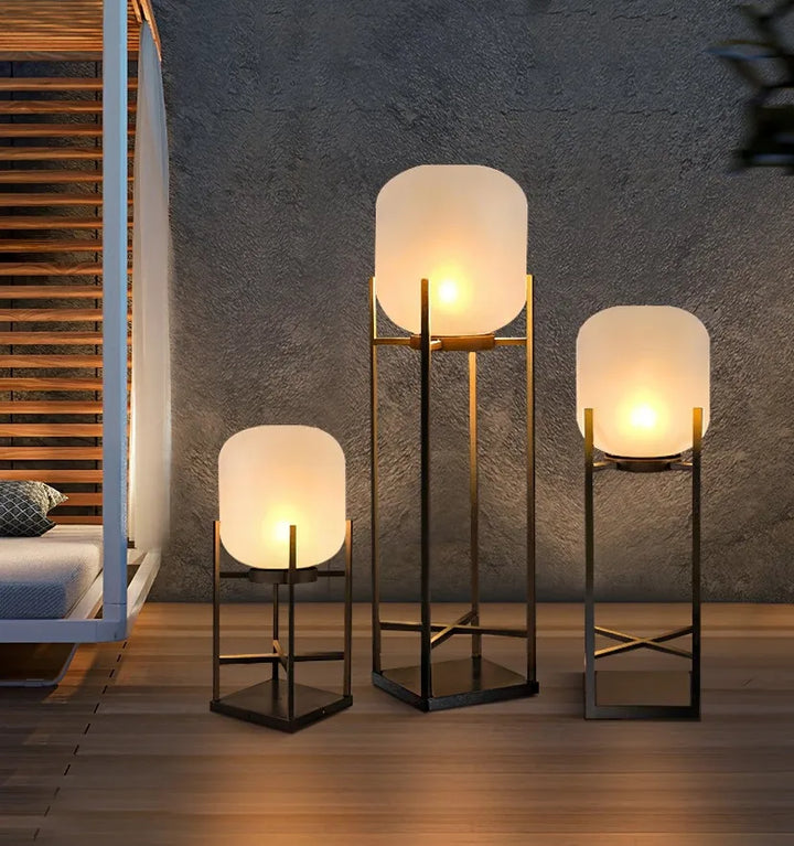 Lantern Outdoor Solar Floor Lamp