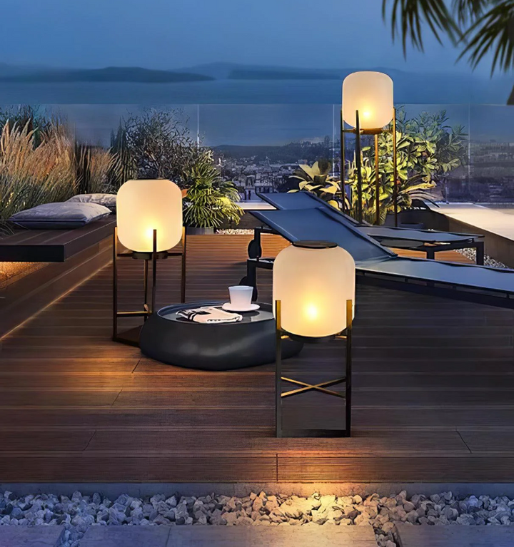 Lantern Outdoor Solar Floor Lamp