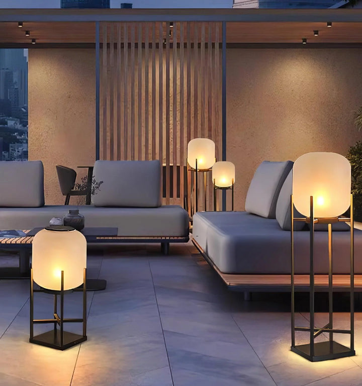 Lantern Outdoor Solar Floor Lamp