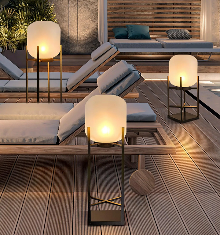 Lantern Outdoor Solar Floor Lamp