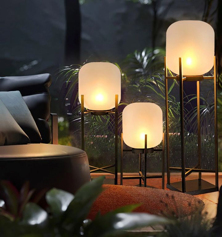 Lantern Outdoor Solar Floor Lamp