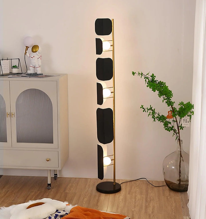 Leagan Floor Lamp