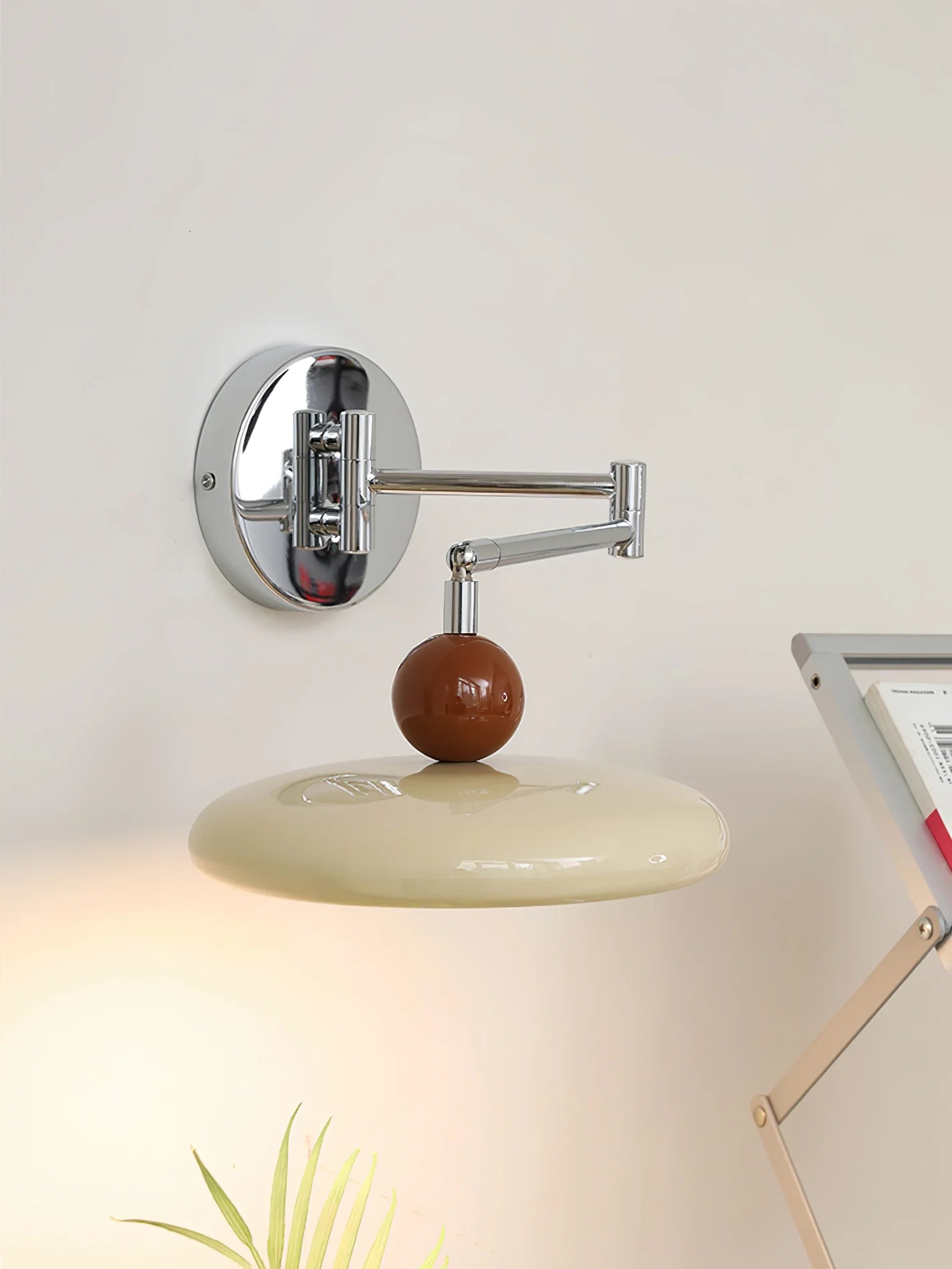 Lola Swing Arm Wall Lamp - Yiarolight