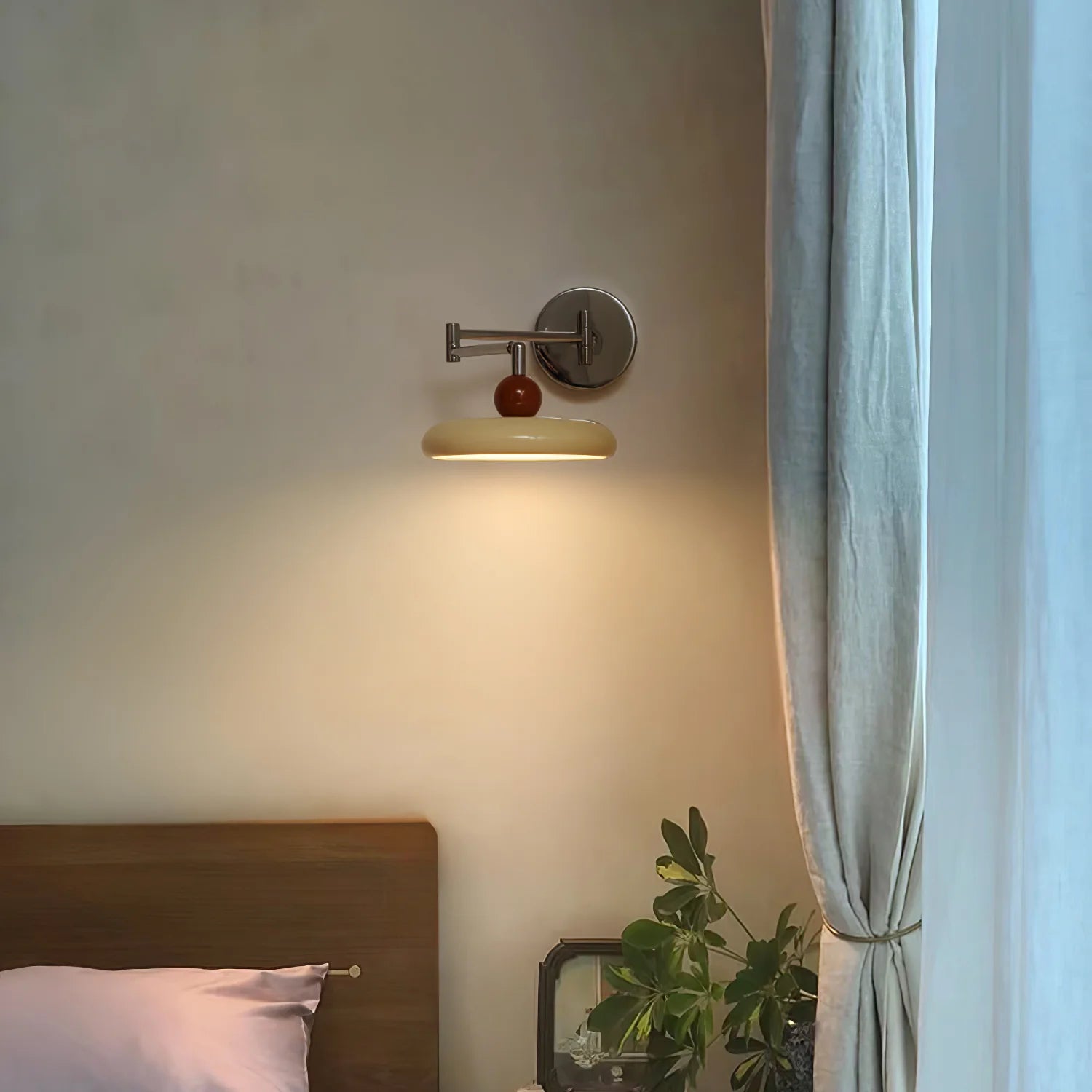Lola Swing Arm Wall Lamp - Yiarolight