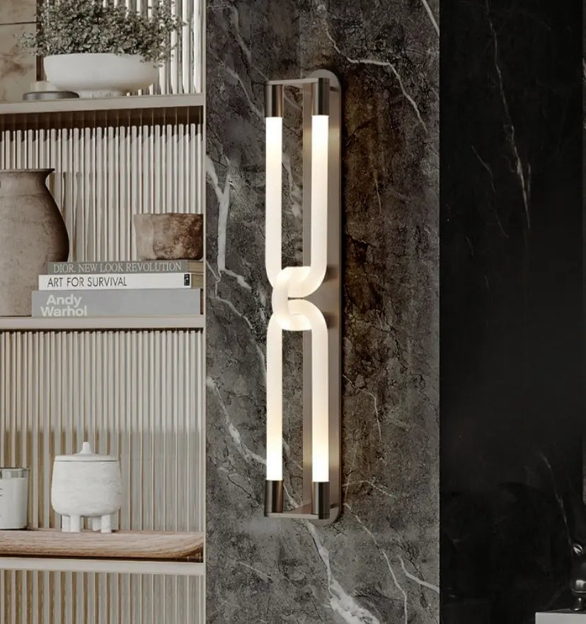Loopi Wall Lamp
