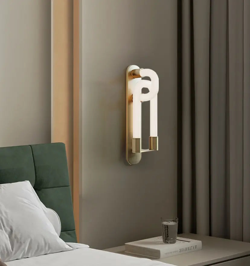 Loopi Wall Lamp