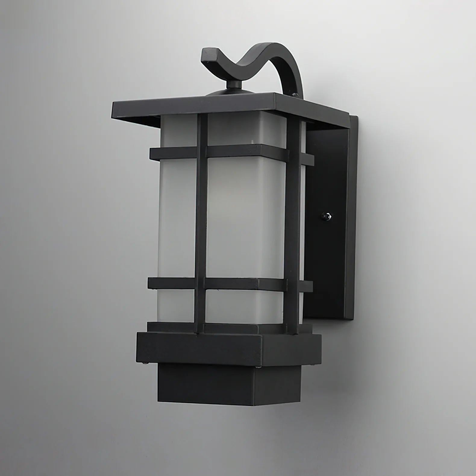 Madison Lantern Outdoor Wall Lamp - Yiarolight