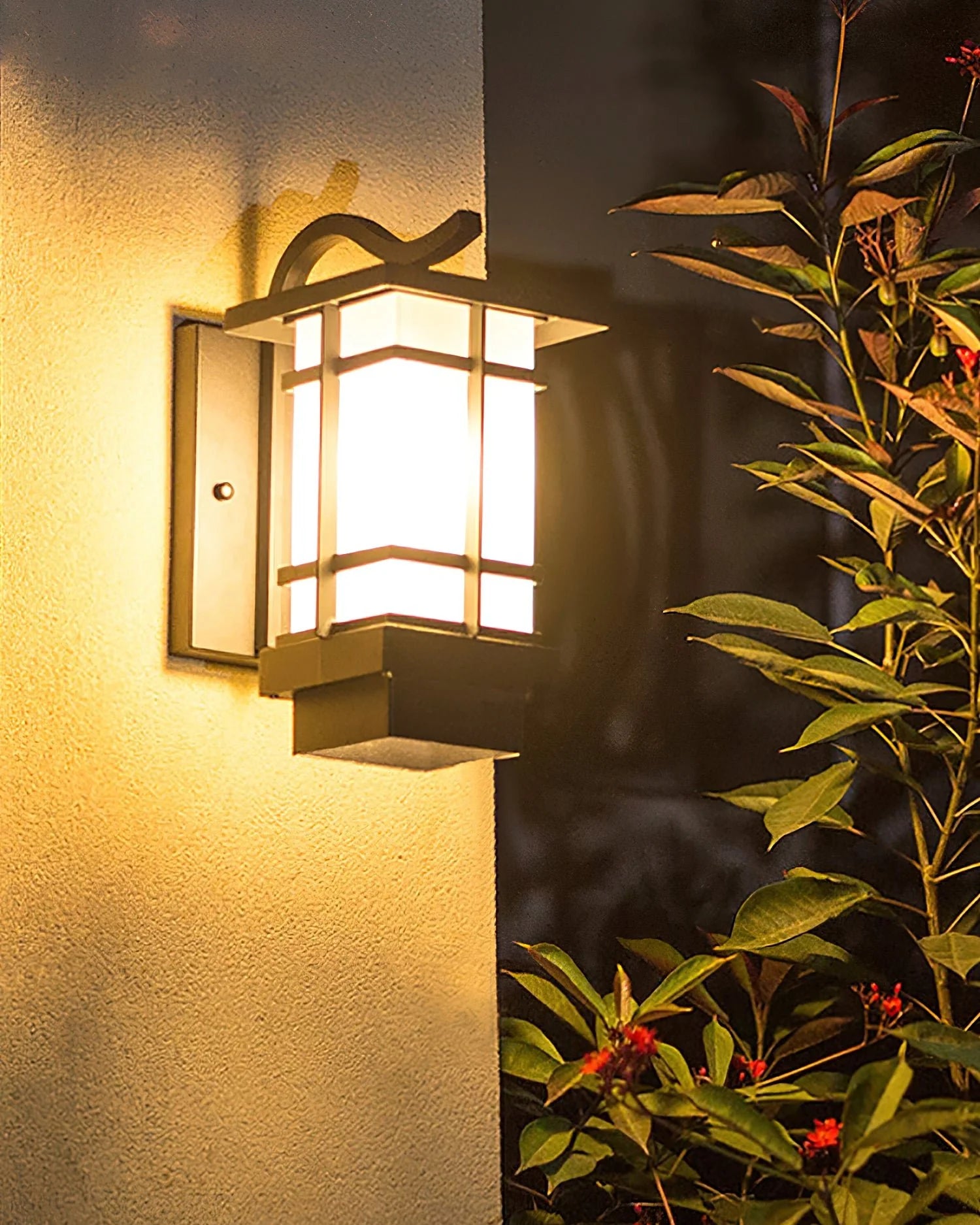 Madison Lantern Outdoor Wall Lamp - Yiarolight