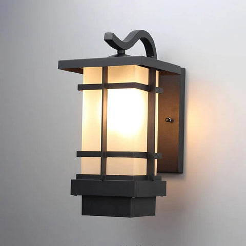 Madison Lantern Outdoor Wall Lamp - Yiarolight