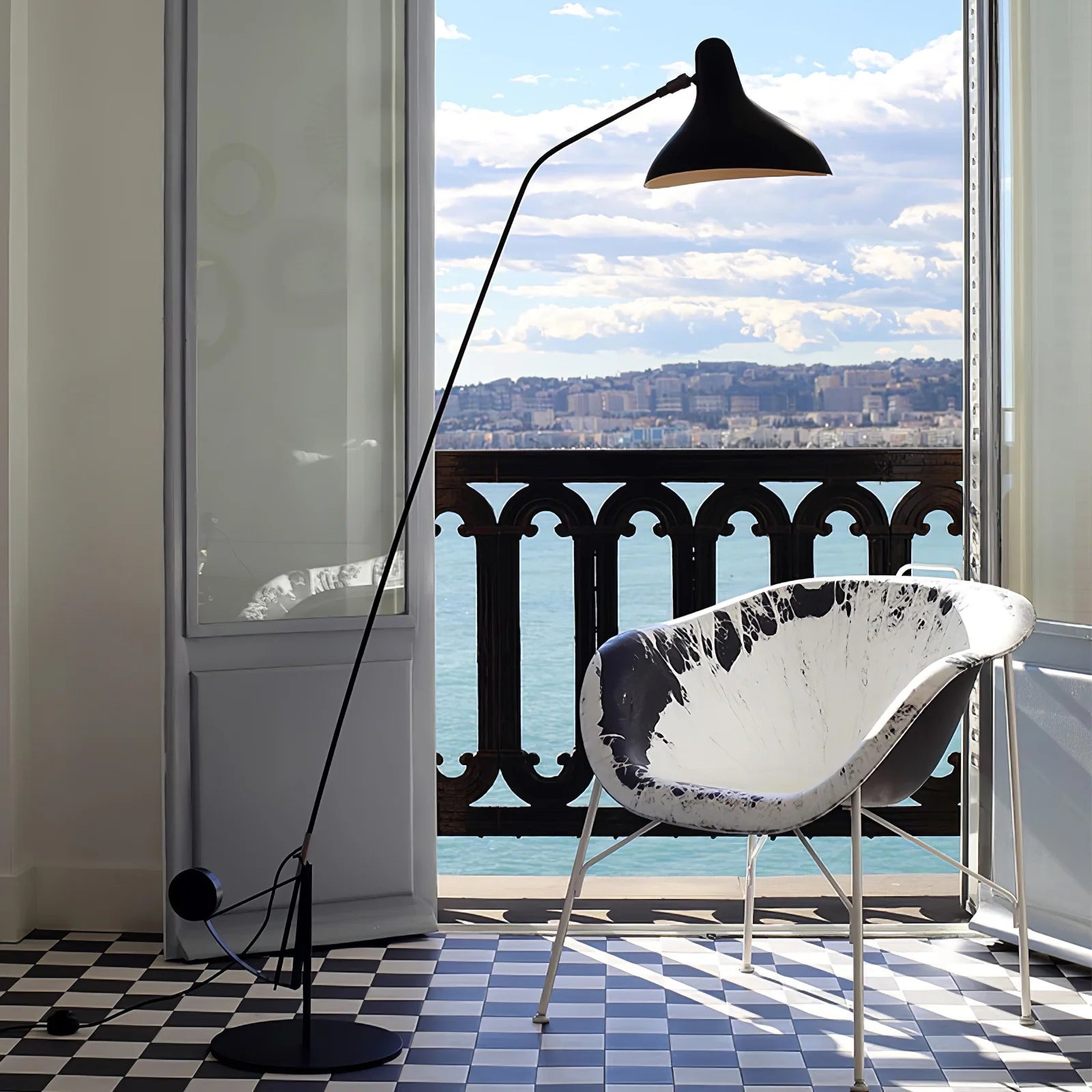 Mantis Arm Floor Lamp - Yiarolight