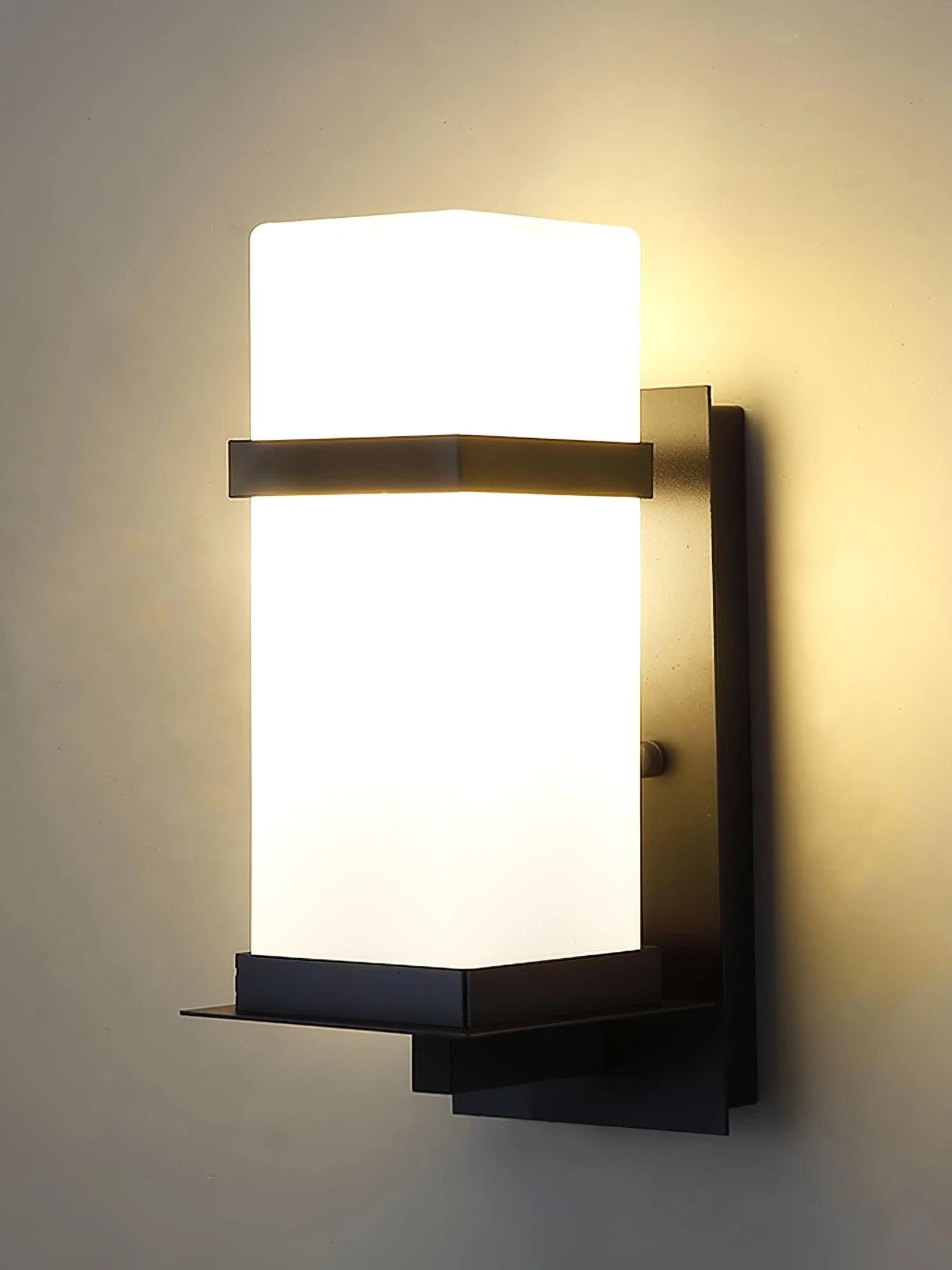 Mcdade Outdoor Wall Light - Yiarolight