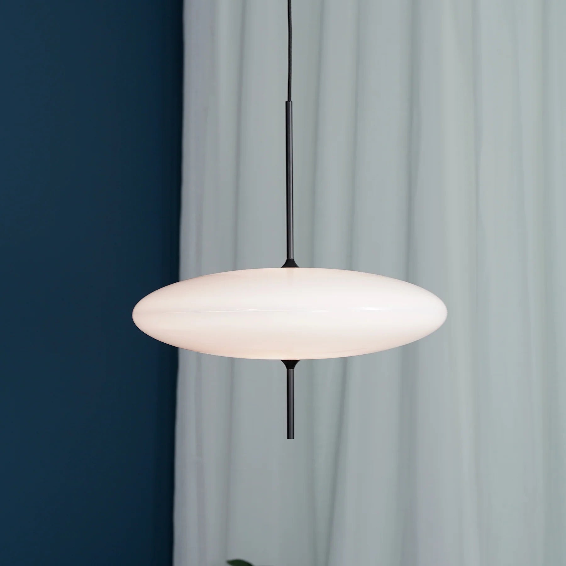 Model 2065 Pendant Lamp - Yiarolight