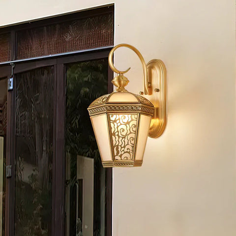 Montrose Outdoor Wall Light - Yiarolight