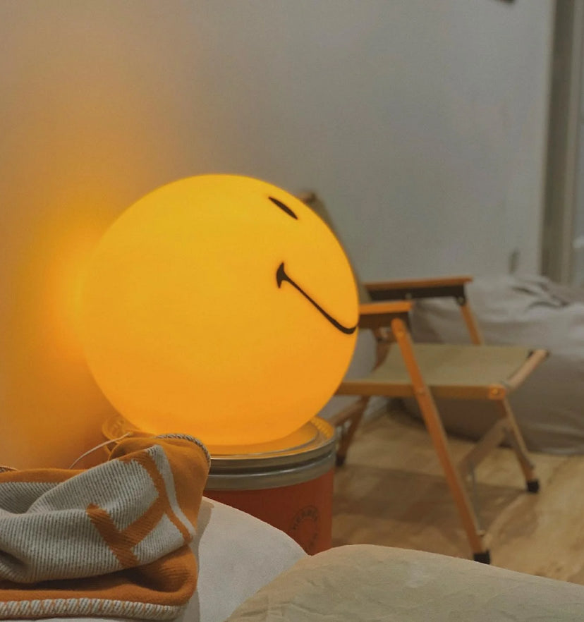 Mr Maria Smiley Table Lamp