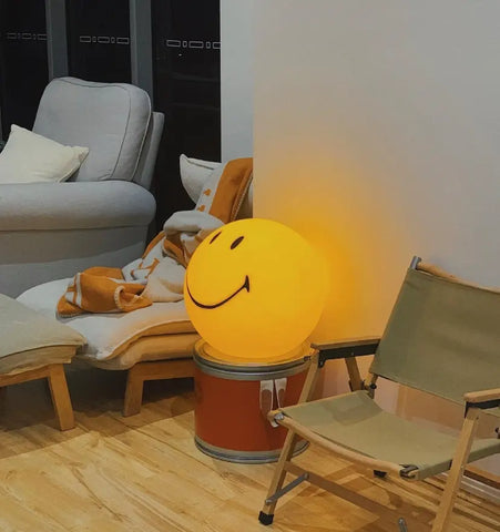 Mr Maria Smiley Table Lamp