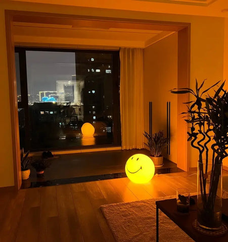 Mr Maria Smiley Table Lamp