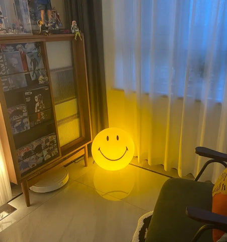 Mr Maria Smiley Table Lamp