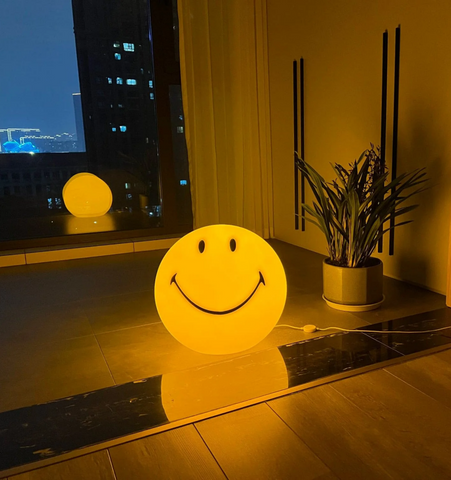 Mr Maria Smiley Table Lamp